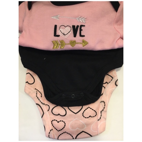 3/$20 💞3 piece Onesie Set - Picture 1 of 3